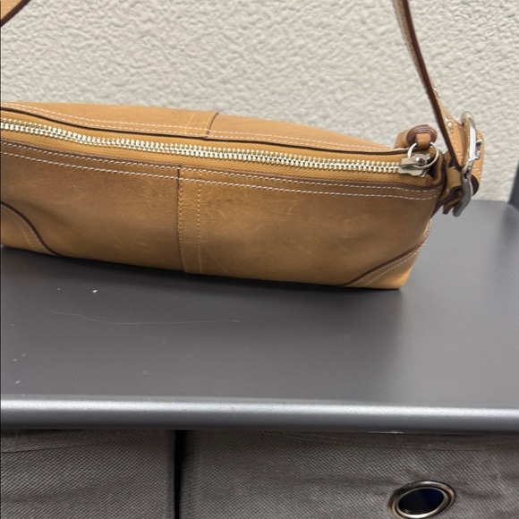 Vintage Coach Light Brown SoHo Leather Shoulder Bag-F08A64 - Picture 7 of 10